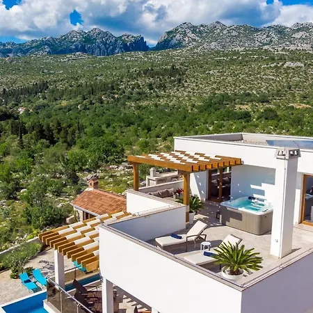 Grandioza Villa
