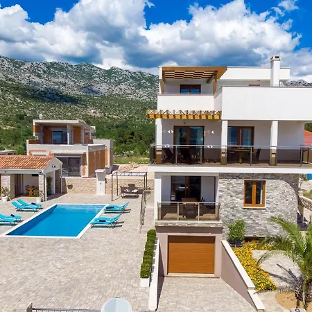 Villa Grandioza