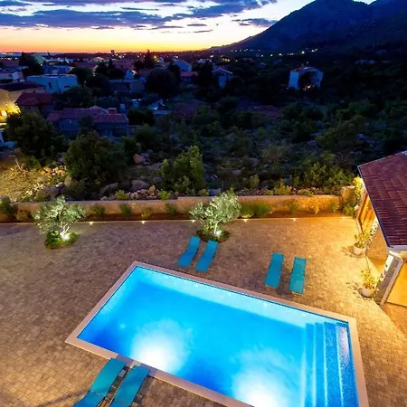 Grandioza Villa